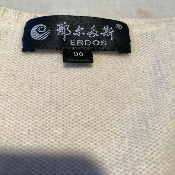 Pure cashmere ivory vneck sweater - Picture 7 of 9